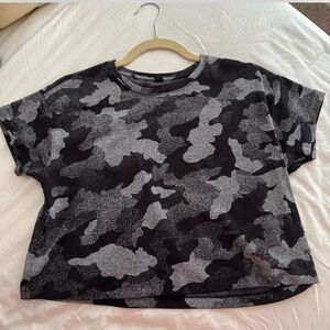 Lululemon Cates Tee! Size 6!!